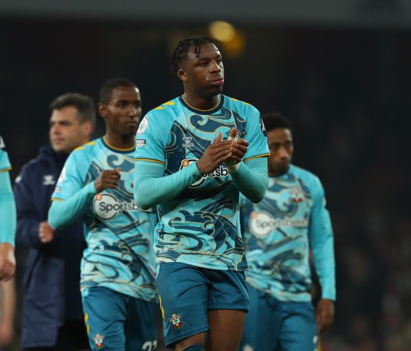 Desky: Southampton tìm cách bá