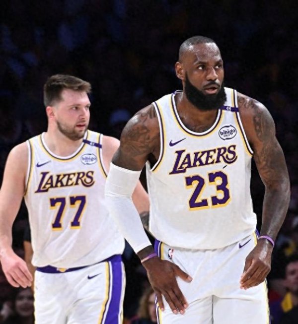 ESPN: James đã ký 7 hợp đồng t